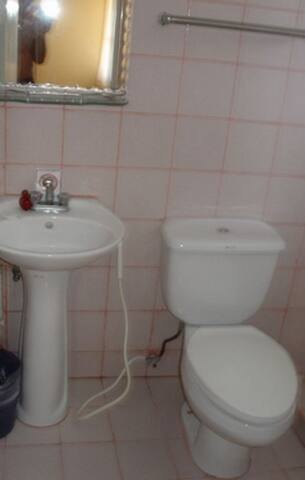 Lillys Motel, Ropar 5